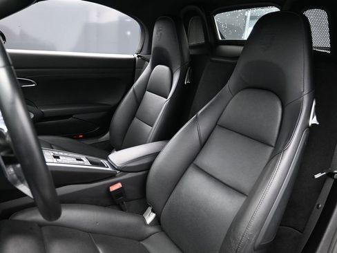 Certified 2024 Porsche 718 Boxster RWD image 5