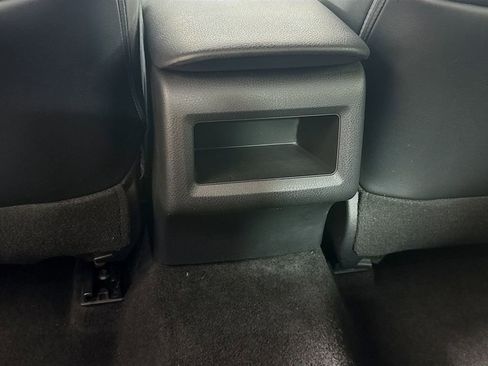 Used 2020 Toyota Camry SE image 30