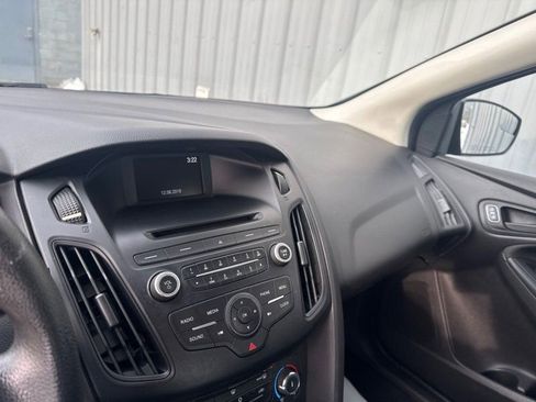 Used 2017 Ford Focus S image 22