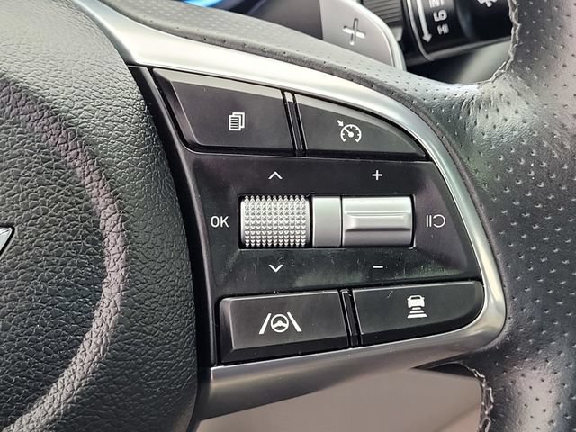 Used 2023 Genesis G70 2.0T RWD image 30