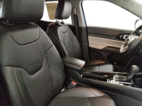 Used 2022 Jeep Compass Limited image 42