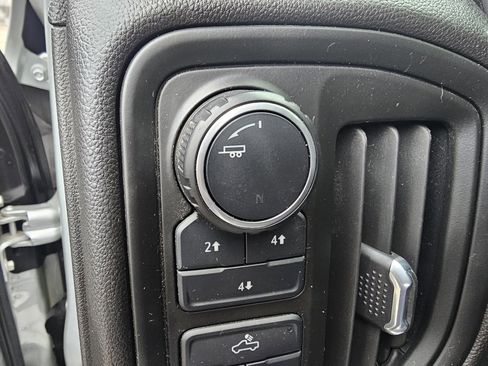 Used 2022 Chevrolet Silverado 2500 Custom w/ Gooseneck/5TH Wheel Package image 13