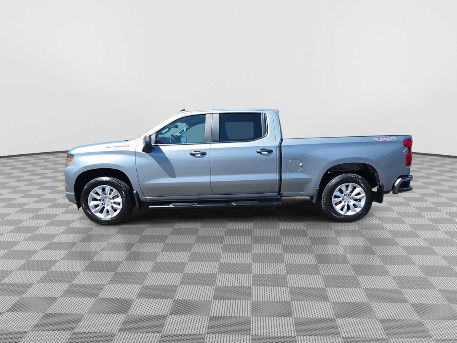 Used 2023 Chevrolet Silverado 1500 Custom AWD/4WD image 5
