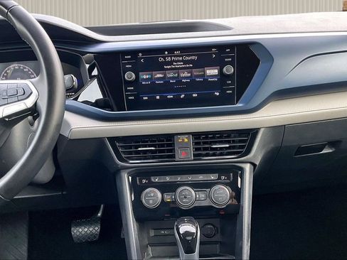 Used 2024 Volkswagen Taos SE image 7