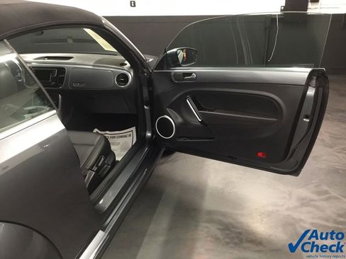 Used 2019 Volkswagen Beetle 2.0T S image 39