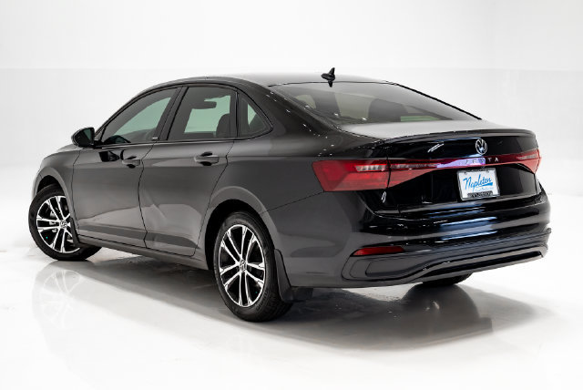 Used 2026 Volkswagen Jetta Sport FWD image 28