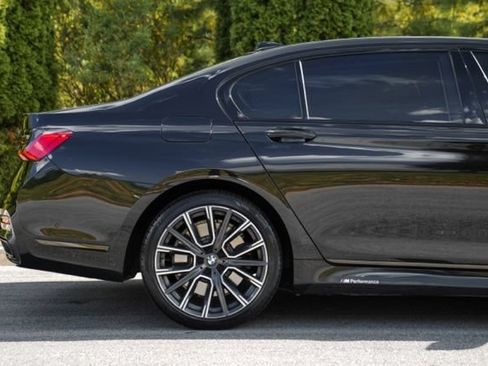 Used 2021 BMW 750i xDrive w/ Luxury Rear Seating Package AWD/4WD image 7