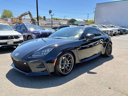 Used 2023 Toyota GR86 Premium w/ ALL Weather Mat Package (TMS) RWD image 5