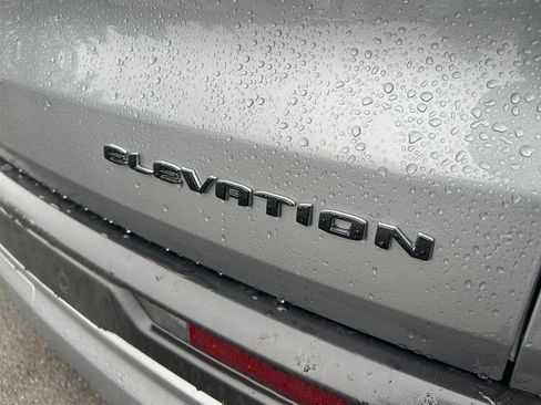 Used 2025 GMC Acadia Elevation AWD/4WD image 33
