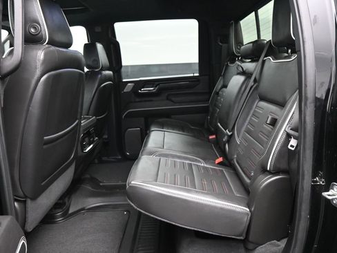 Used 2025 GMC Sierra 2500 AT4X image 10