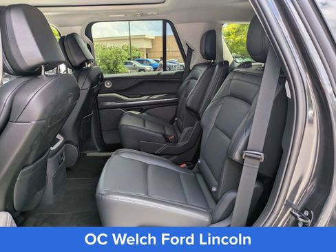Certified 2026 Lincoln Navigator Reserve AWD/4WD image 9
