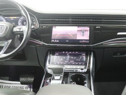 Used 2019 Audi Q8 Premium Plus w/ Premium Plus AWD/4WD image 27