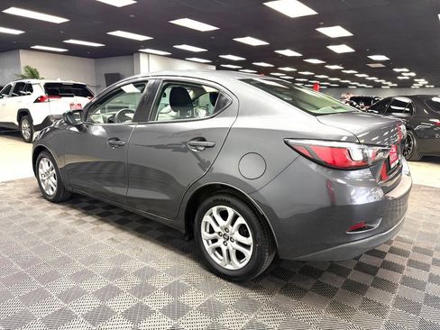 Used 2017 Toyota Yaris iA FWD image 9