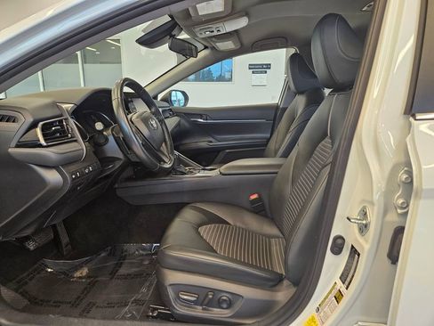Used 2022 Toyota Camry SE image 14