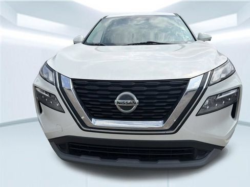 Used 2021 Nissan Rogue SV FWD image 2