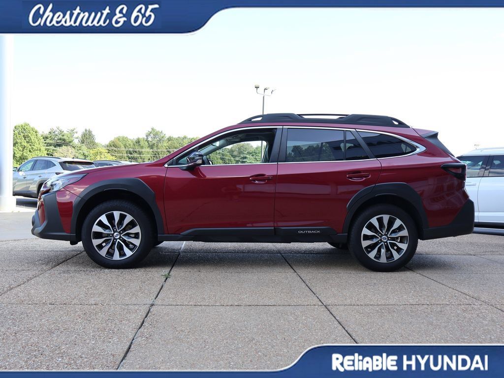 Used 2025 Subaru Outback Limited AWD/4WD image 3