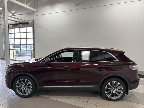 Used 2022 Lincoln Nautilus Reserve w/ Equipment Group 201A image 2