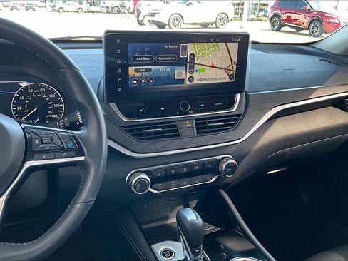 Certified 2023 Nissan Altima 2.5 SV w/ SV Premium Package image 5