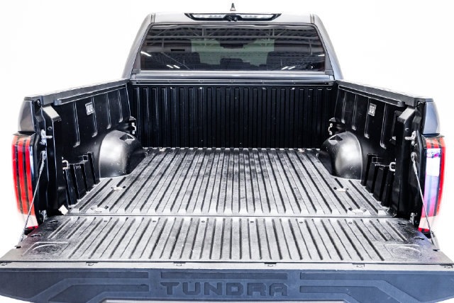 Used 2024 Toyota Tundra Limited AWD/4WD image 33