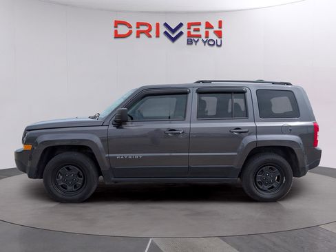 Used 2016 Jeep Patriot Sport w/ Power Value Group image 2