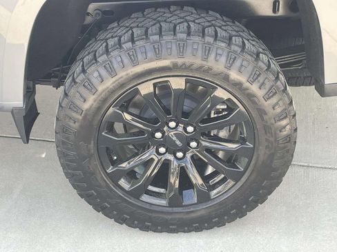 Used 2022 GMC Canyon Elevation w/ Trailering Package RWD image 9