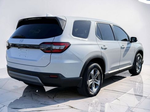 Used 2025 Honda Pilot EX-L image 2