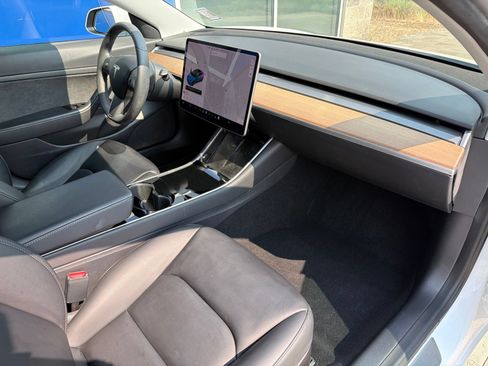 Used 2020 Tesla Model 3 Standard Range Plus RWD image 28
