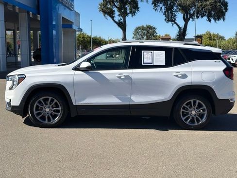 Used 2024 GMC Terrain SLT FWD image 6