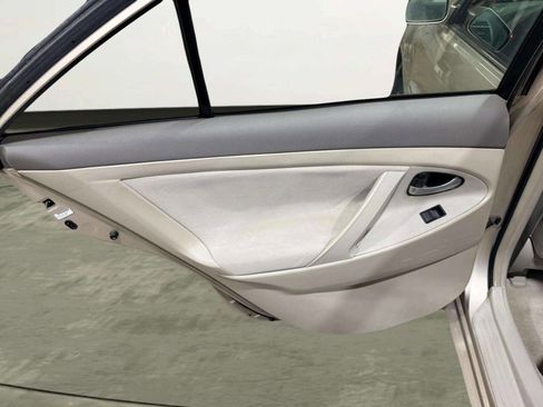 Used 2007 Toyota Camry LE image 17