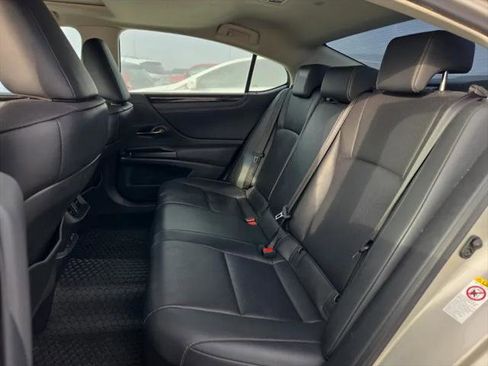 Used 2019 Lexus ES 300h w/ Premium Package FWD image 18