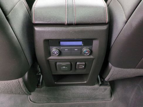 Used 2023 Chevrolet Traverse RS image 22