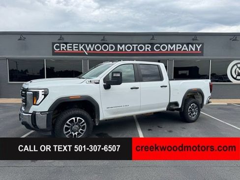 Used 2024 GMC Sierra 2500 Pro AWD/4WD image 1