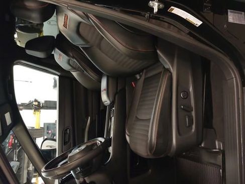 Used 2025 Nissan Pathfinder Rock Creek AWD/4WD image 27