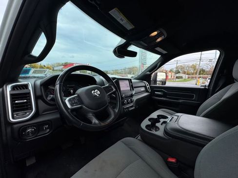 Used 2024 RAM 3500 Big Horn image 40