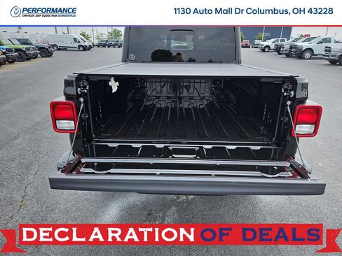 New 2025 Jeep Gladiator Sport image 7