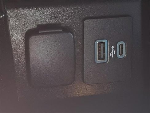 Certified 2024 Ford Explorer XLT w/ Equipment Group 202A image 18