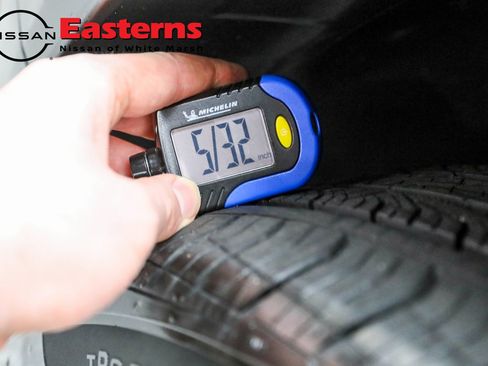 Used 2024 Chevrolet TrailBlazer RS w/ Driver Confidence Package image 33