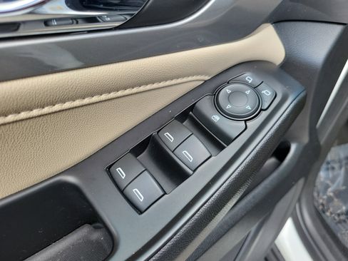 Used 2023 Chevrolet Traverse LS image 22