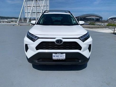 Used 2024 Toyota RAV4 XLE AWD/4WD image 4
