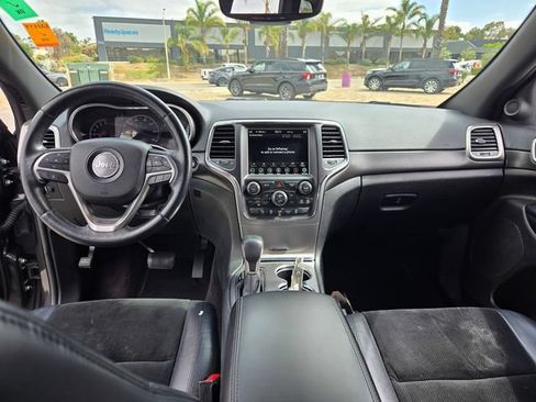 Used 2018 Jeep Grand Cherokee Altitude AWD/4WD image 13