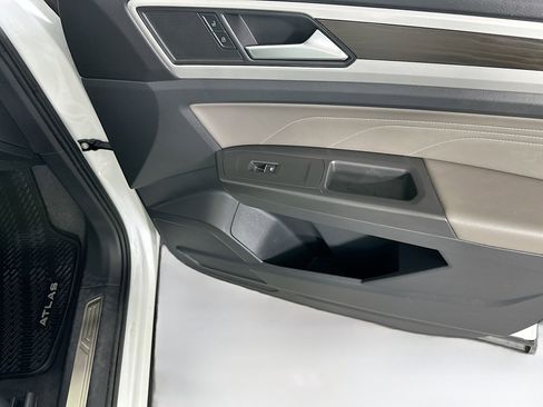 Used 2023 Volkswagen Atlas SE image 33