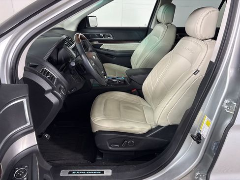 Certified 2017 Ford Explorer Platinum AWD/4WD image 32