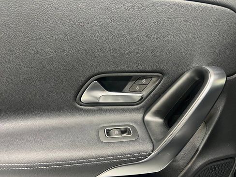 Used 2025 Mercedes-Benz CLA 250 4MATIC image 24