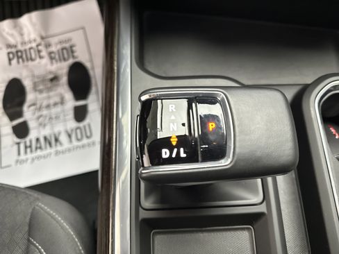 Used 2025 GMC Sierra 1500 Elevation image 39