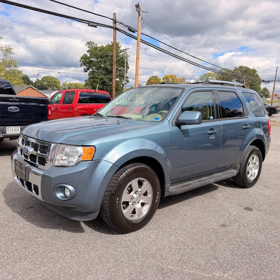 Used 2011 Ford Escape Limited w/ 302A Rapid Spec Order Code FWD image 2