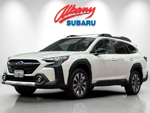 Used 2025 Subaru Outback Limited image 9