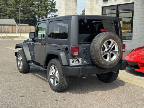 Used 2018 Jeep Wrangler Sport image 9