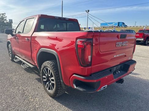 Used 2021 GMC Sierra 1500 AT4 w/ Technology Package AWD/4WD image 11