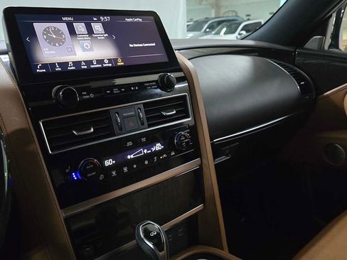 Used 2023 INFINITI QX80 Sensory w/ All-Season Package AWD/4WD image 33