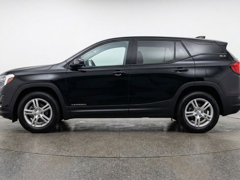 Used 2024 GMC Terrain SLE image 5